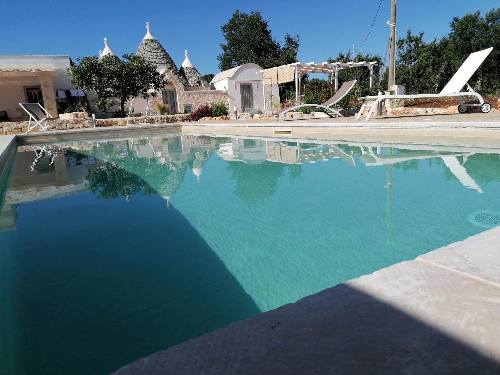 Trullo Del Sol Guest House Челие Месапика Екстериор снимка