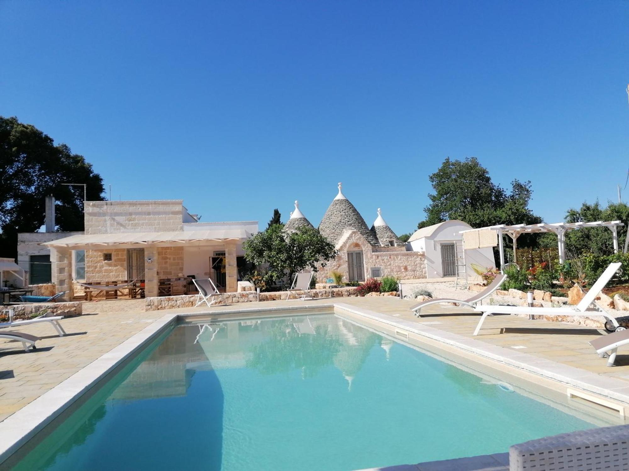 Trullo Del Sol Guest House Челие Месапика Екстериор снимка