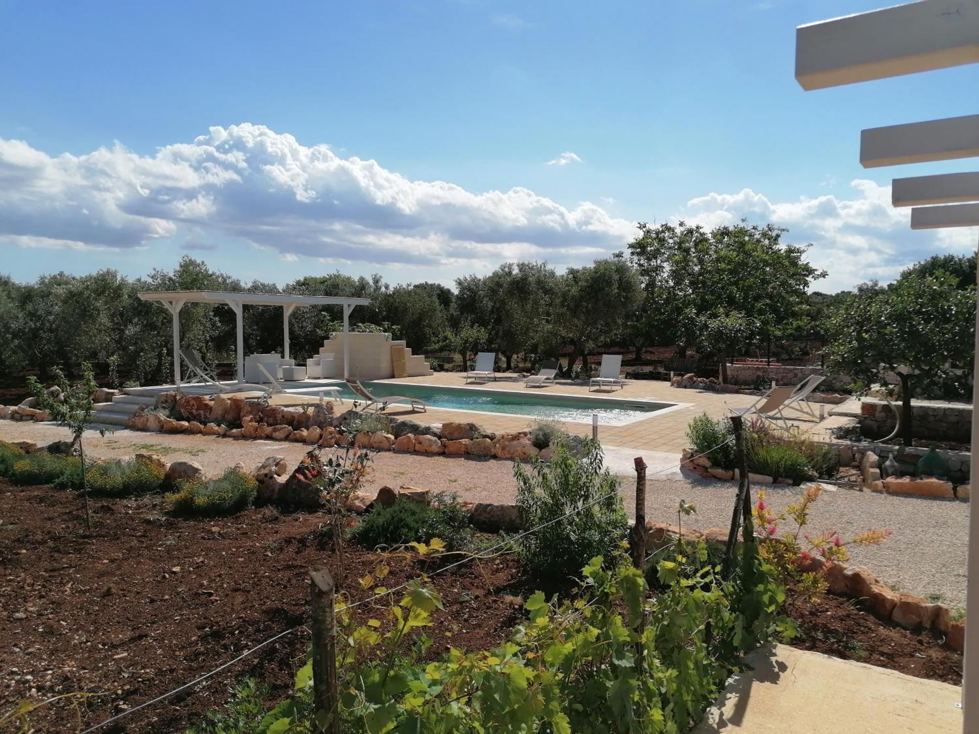 Trullo Del Sol Guest House Челие Месапика Екстериор снимка