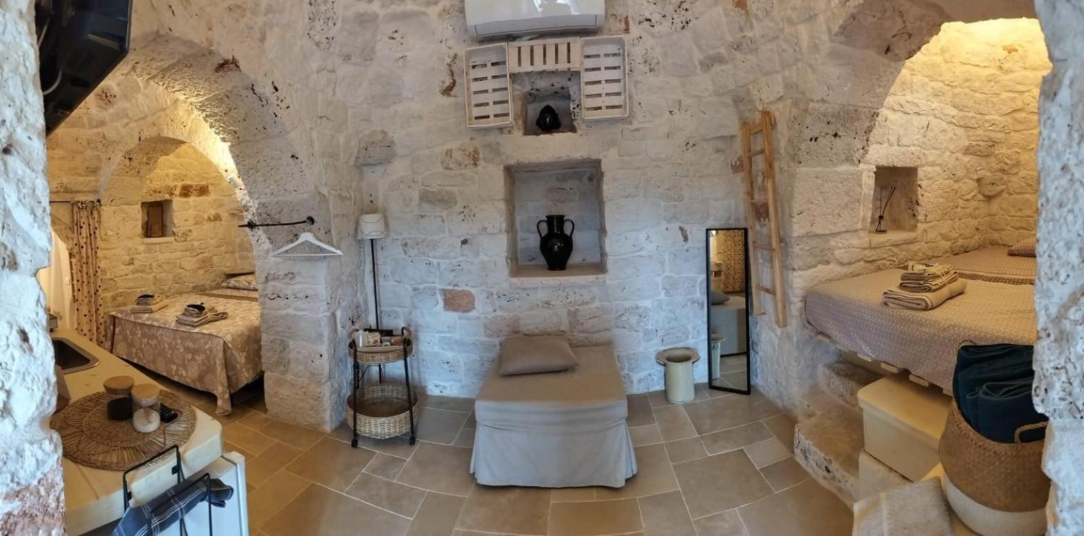 Trullo Del Sol Guest House Челие Месапика Екстериор снимка