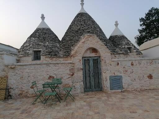 Trullo Del Sol Guest House Челие Месапика Екстериор снимка