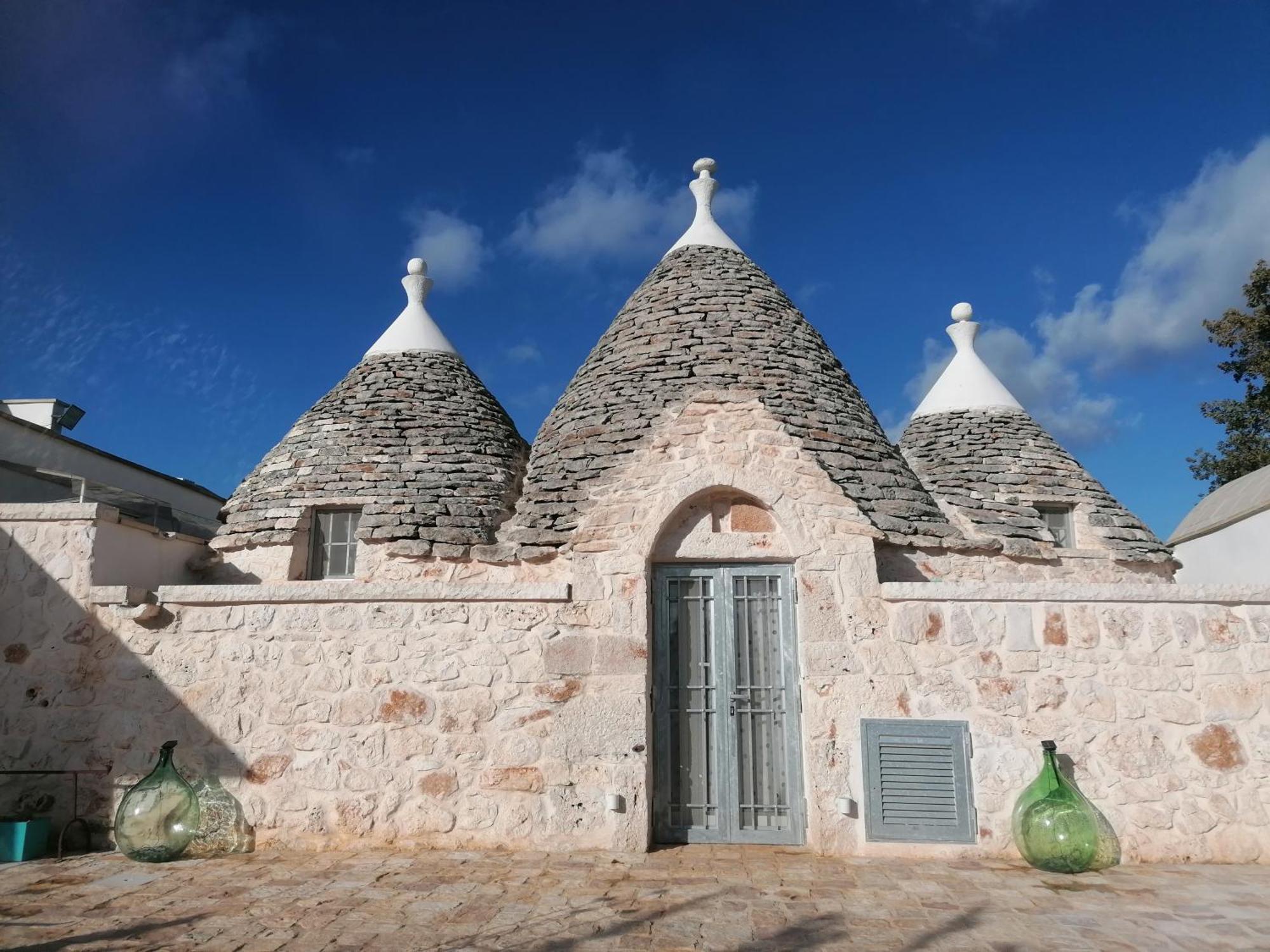Trullo Del Sol Guest House Челие Месапика Екстериор снимка